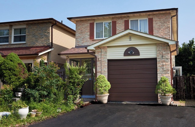 Modern House, Private Gym Garden & 4 Parking for Your Family