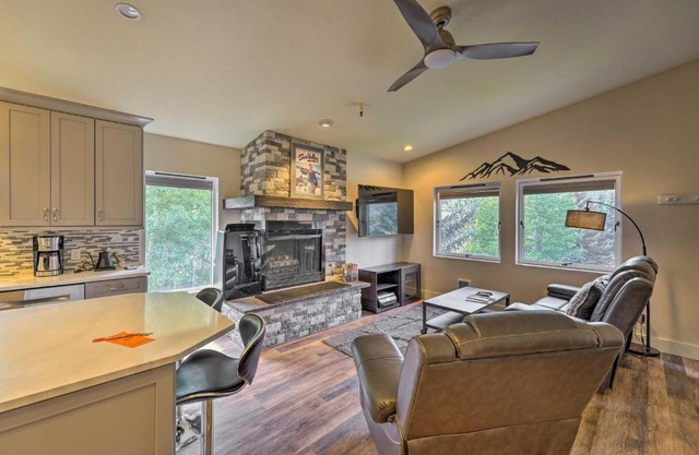 Modern Ketchum Condo Walk to Dtwn and Ski Lift