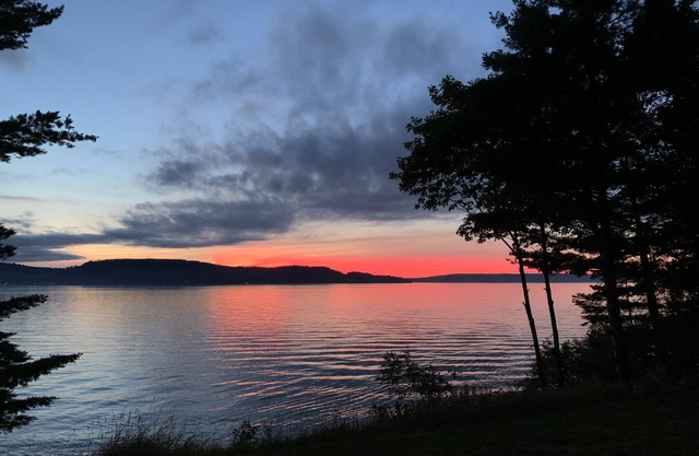 Modern Lake Superior Beach House - RARE AUGUST AVAILABILITY 30+ DAYS ONLY