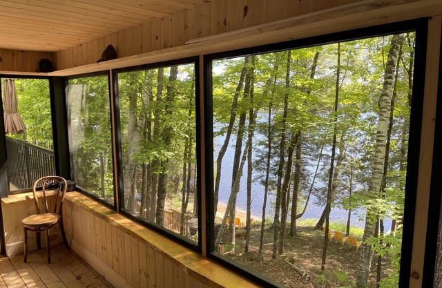 Modern Lakefront Nature Retreat - 4-acres/Private Waterfront/Canoe/Kayaks