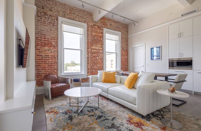 Lofty Blues at the Brent Lofts