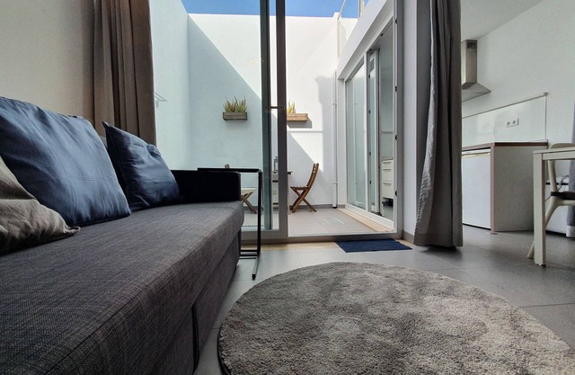 Modernes Loft mit Innenhof in Carrapateira, Wlan