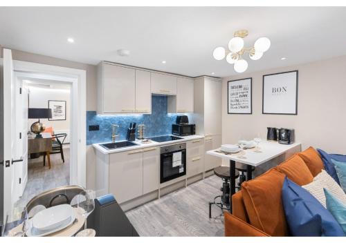Modern London 3-Bedroom Flat