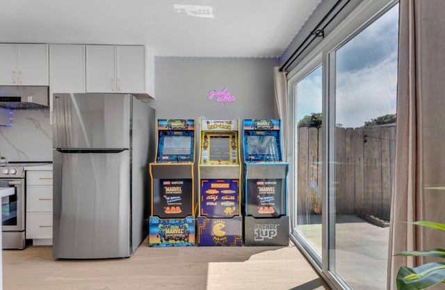 Modern Lux 4B/3BA Retreat w/ LED Game Room and Bar