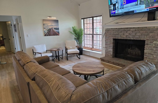 Modern, Luxurious 3-bedroom house in the heart of Newport
