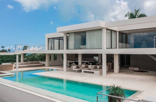 Modern Luxurious Villa w/ Private Pool & BBQ