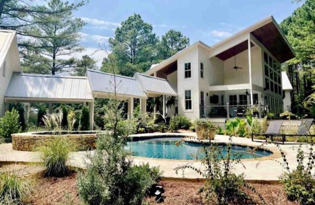 Modern Luxury Estate Home