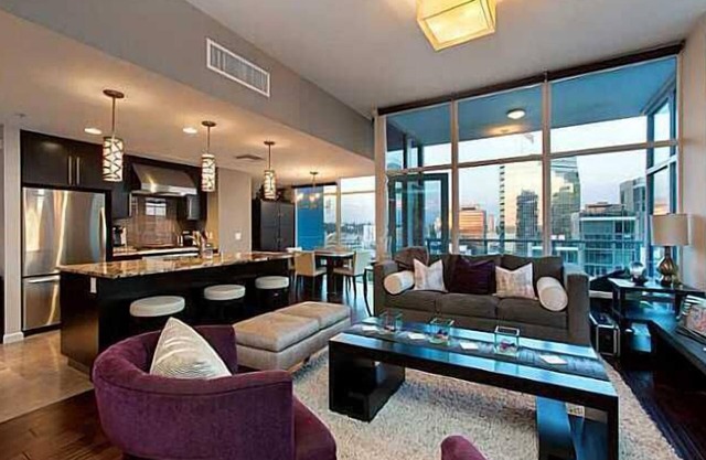 Moderne Luxus Executive Condo in der prestigeträchtigsten Turm in Little Italy!