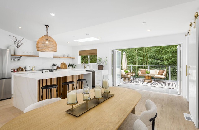 Modern Luxury Home by Russian River - Private Hot Tub, Office, EV Charger, Deck!