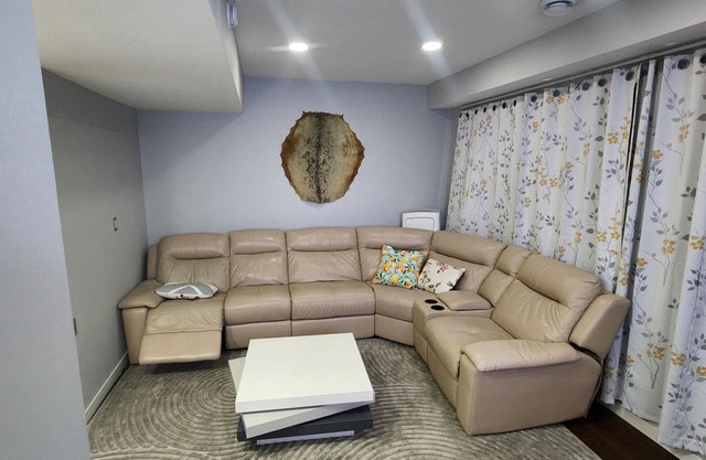 Modern luxury private suite w/modern bar, cozy washroom and bedroom -no stairs