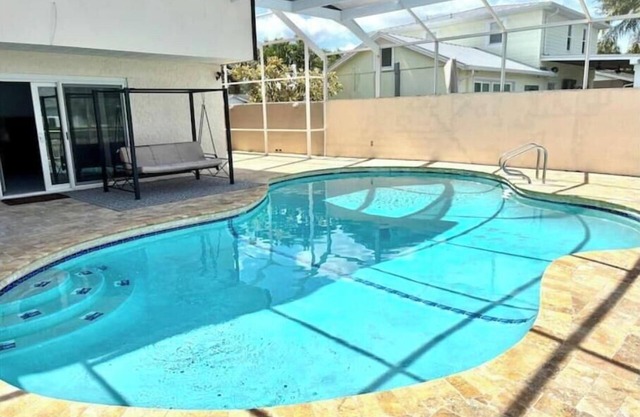 Modern Luxury Retreat 12PPL Pool