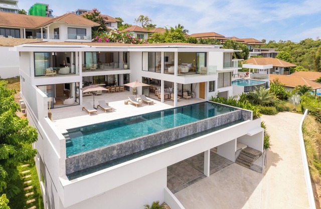 Modern Minimalist Villa | Infinity Pool, Sea Views, Near Beach