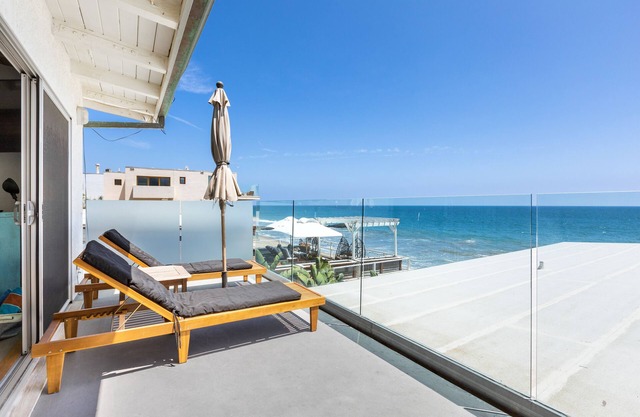 Modern Malibu Road Oceanfront Beach House with AC