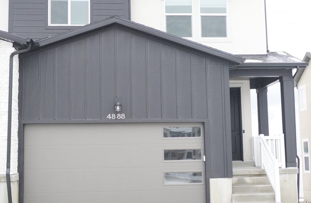 Modern Mapleton Retreat
