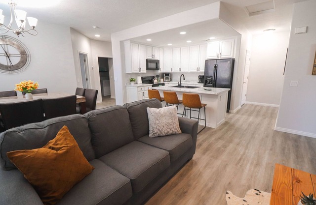 Modern Mid-Century 2 Bedroom Condo 2nd Floor
