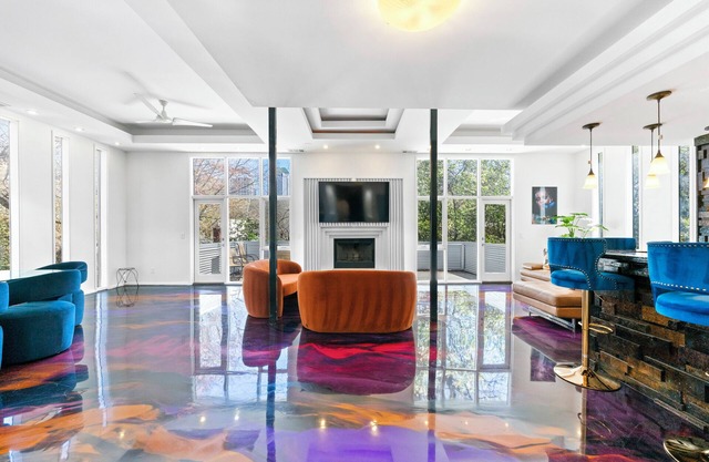 Modern Midtown with Rooftop City View