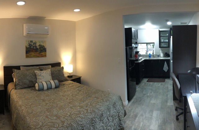Modern Mini EnSuite in Central San Diego