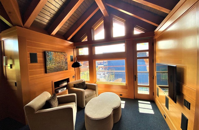 Modern Mountain Luxury Chalet at Kicking Horse Mountain Resort
