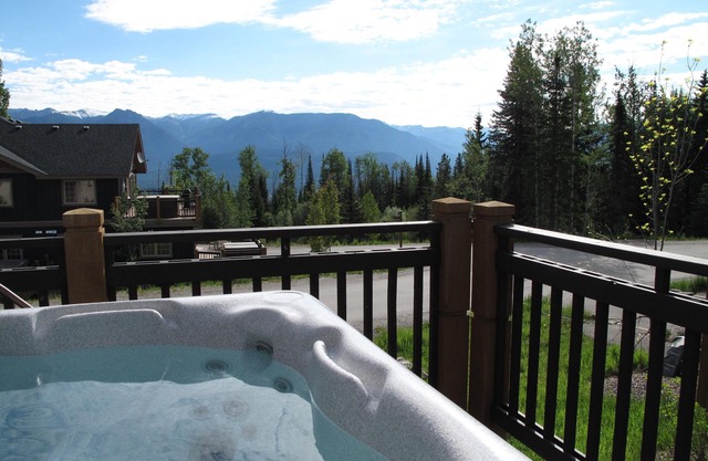 Moderne Mountain Retreat - Eigene Hot Tub mit Ansichten