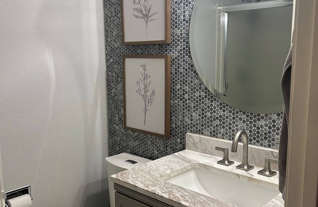 Modern Mountain Retreat Located in highly desirable area in Northwest Reno.