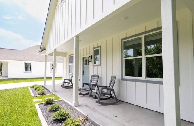 Modern Nest - Brand New House w/ modern amenities