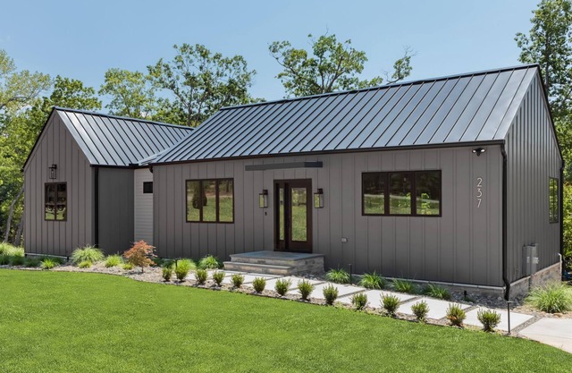 Modern New Construction Lake Front Living in Peaceful cove