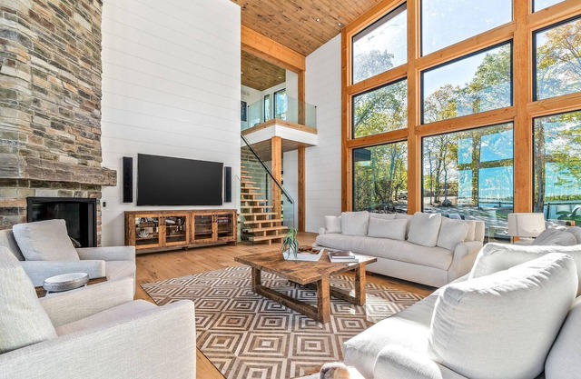 Modern Oasis 8bed 8bath cottage on Balsam Lake with all the Luxurious offerings!