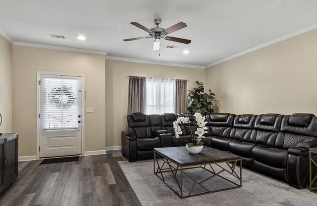 Modern Oasis in Tuscaloosa 10 minutes from downtown and Campus