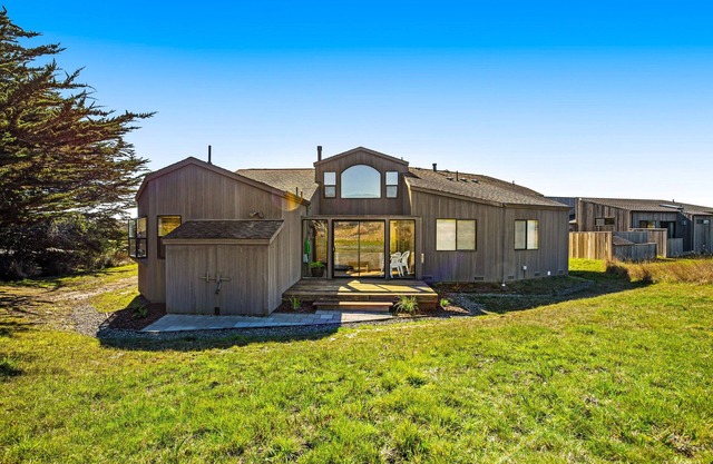Modern, Ocean View Home on the Golf Course w/ Private Hot Tub & 2 Fireplaces