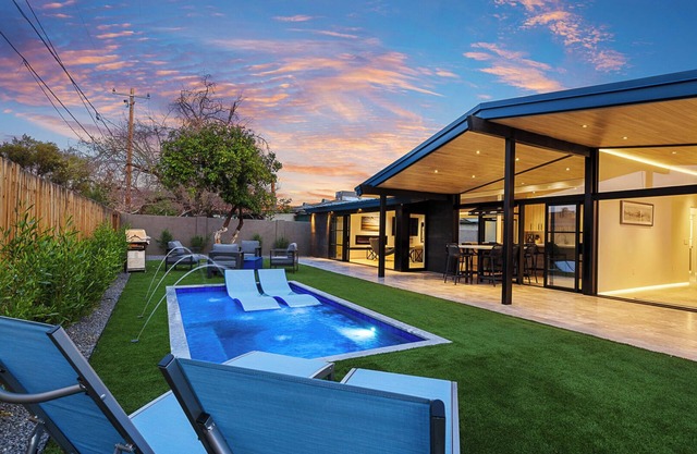 Modern Old Town Villa - 4BR Designer Home w/Plunge Pool & Fire Features