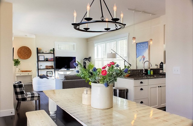 Modern on Main, The Ideal Stowe Village location