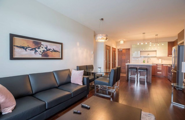 Modernes, offenes 2-Bett-Apartment mit 2 Bädern in Regina