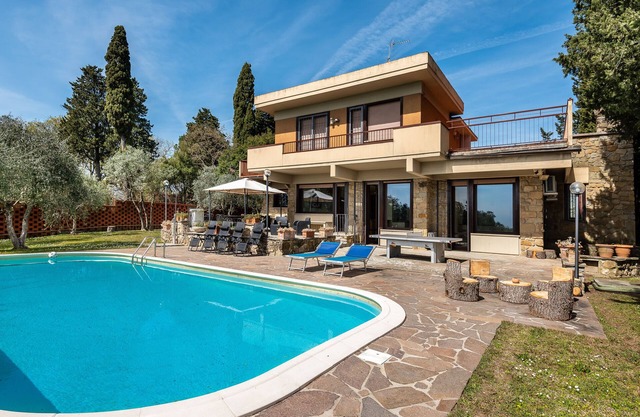 Luxus Panorama Villa mit Schwimmbad in Florenz - Toskana
