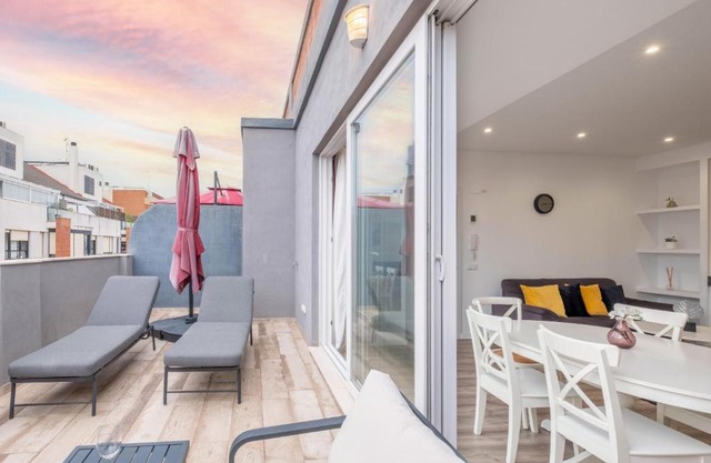 Modern Penthouse with Private Terrace