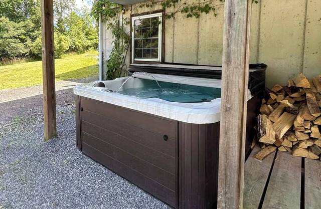 Modern Home with Brand New Hot Tub and Fire Pit