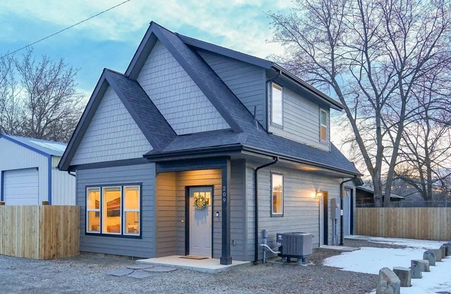 Modern Post Falls Retreat – Movie Room