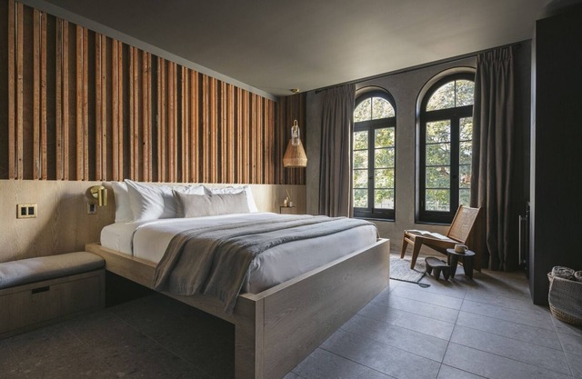 Modern Premium Room, Overlooking State Street!