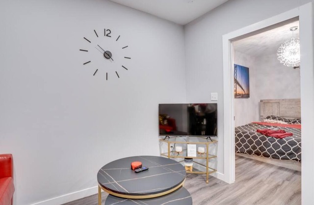 Modern & Private 1-Bedroom Apartment