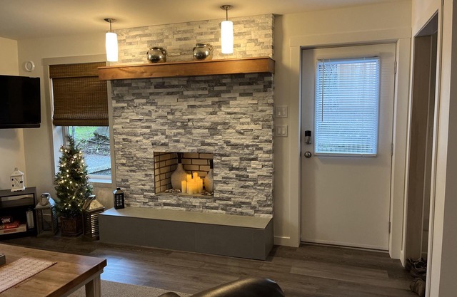 Modern & Private 2BR Suite