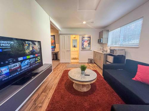 Modern Private Guesthouse in Seattle