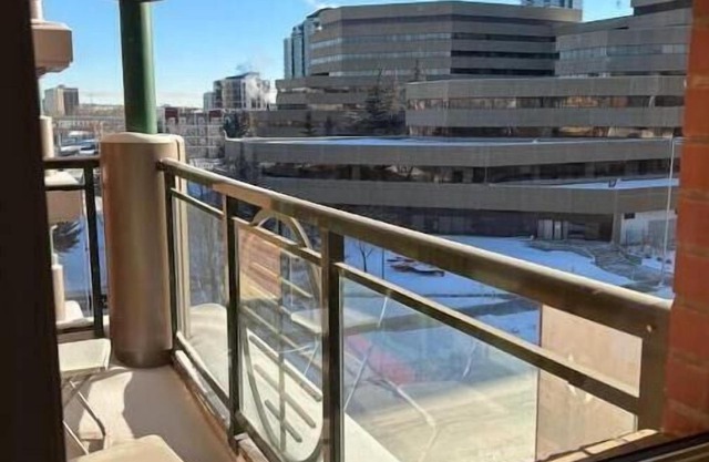 Modern private One bedroom apartment Calgary Downtown #502