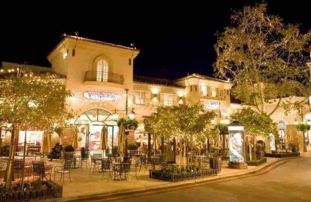Modern private studio apt. nestled in hills of westlake village. Pool & spa