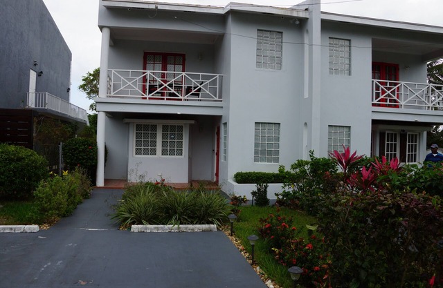 Modern Property located in a Quiet Community 5 Minutes Walk to the Private Beach