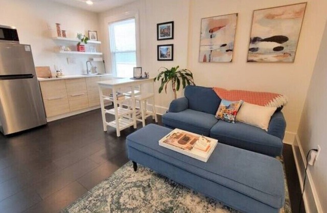 #4 Modern 1 Bedroom Apartment 2 mi. from Liberty!