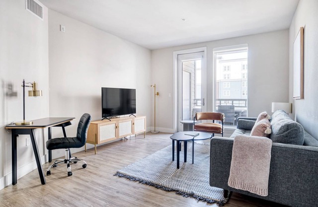 Modern Redwood City 2BR w/ Gym, Parking, walk to Caltrain, by Blueground
