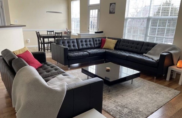 Modern, Relaxing, Peaceful home near Furniture Market and High Point University