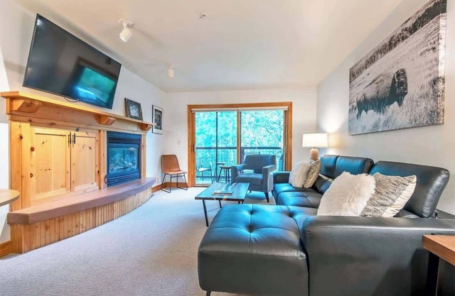 Modern Remodel Top Level Corner Unit with Hot Tubs