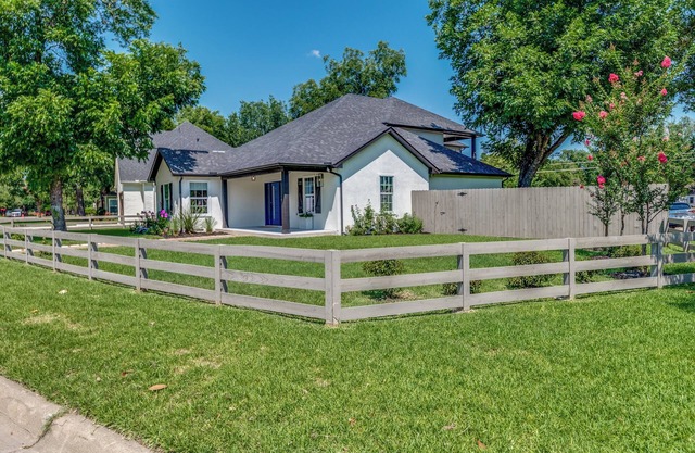 Modern retreat in Crestwood
