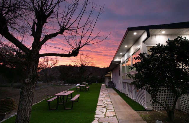 Modern Riverfront Estate 4,000 sqft, Mini Golf Arcade Games 2.5 Acre Flat Land