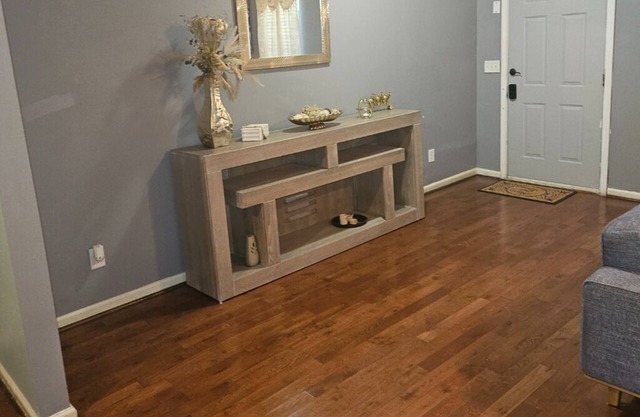 Modern Room in Atlanta - Near GWCC, The Benz, Ga. Aquarium - Private Bath